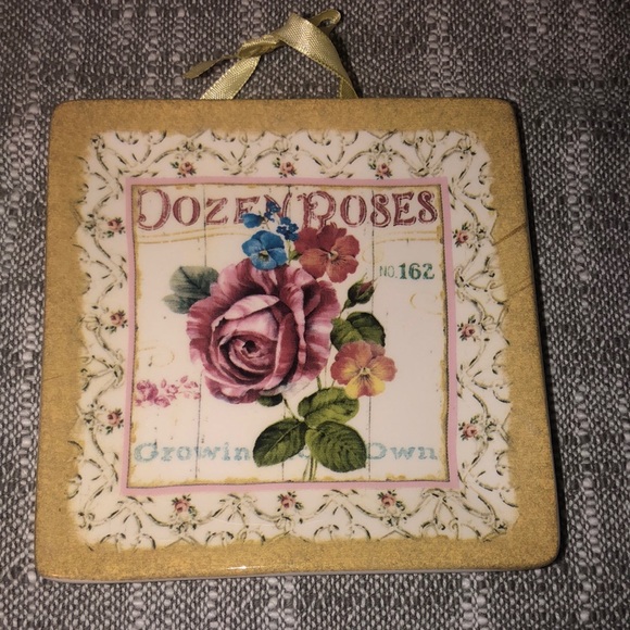 Lisa audit wild apple hanging wall plates. Also usable. - Picture 3 of 8